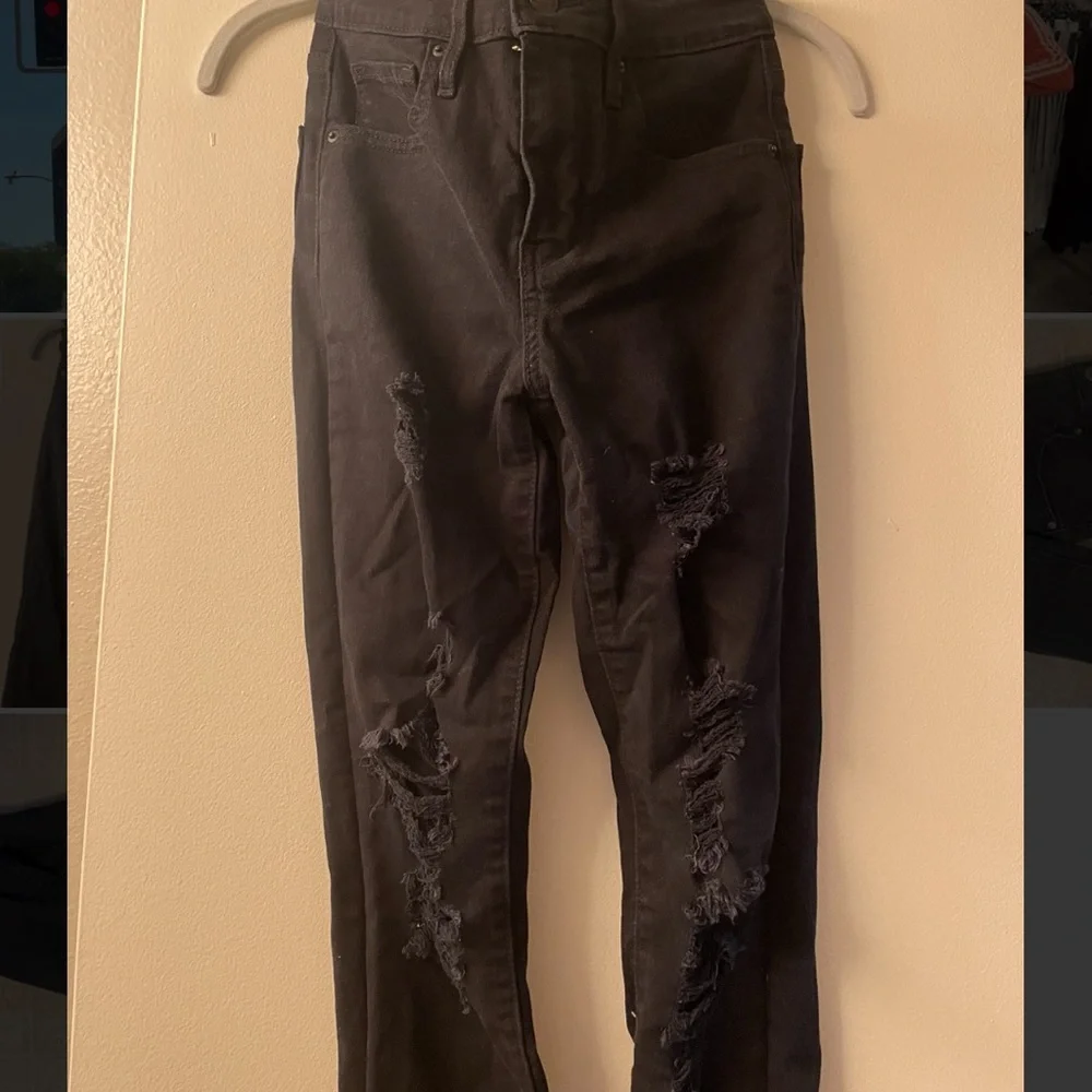 721 High Rise Ripped Levis Premiums - Picture 1 of 3